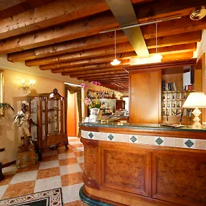 Hotel Antico Moro ***